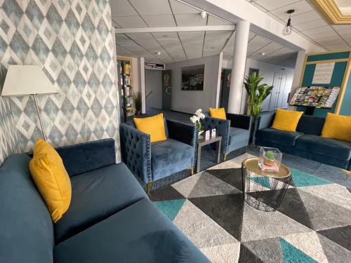 Lobby, Hotel Le Saint Aubin in Gournay-En-Bray Lobby, Hotel Le Saint Aubin in Gournay-En-Bray