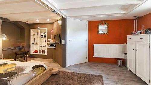 Studio in Woonboot + privebadkamer en -tuinterras in West Studio in Woonboot + privebadkamer en -tuinterras in West