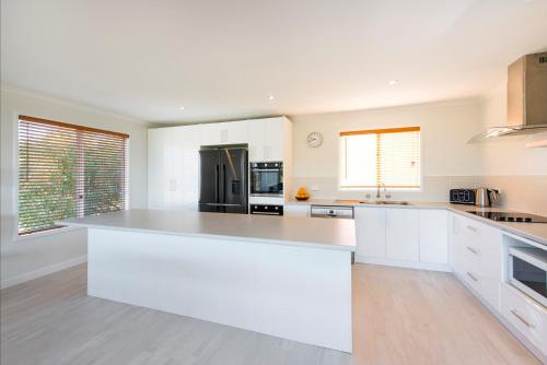 Facilities, Seaclusion Cottage - Modern renovated beach house in Guilderton Facilities, Seaclusion Cottage - Modern renovated beach house in Guilderton