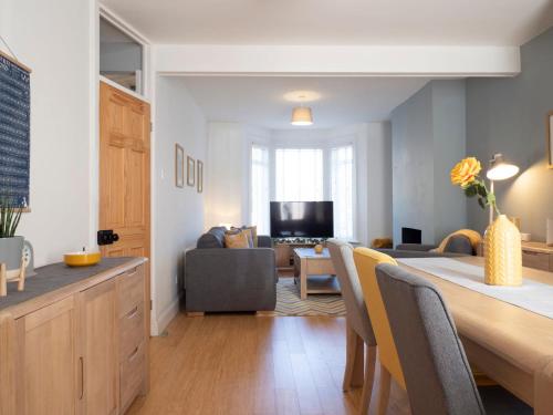 Herbert Road - Lovingly refurbished family house in the heart of Ramsgate in Ramsgate Herbert Road - Lovingly refurbished family house in the heart of Ramsgate in Ramsgate