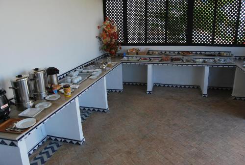 餐飲服務, 艾爾海馬飯店 (Hotel Al Khaima) in 艾西拉 餐飲服務, 艾爾海馬飯店 (Hotel Al Khaima) in 艾西拉
