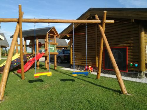 Chaty Rybarska Osada in Liptovska Sielnica Chaty Rybarska Osada in Liptovska Sielnica