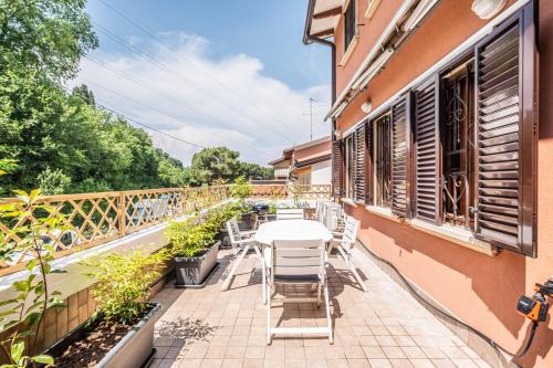 Terrazzo/balcone, GARDA HOUSE- Pool-Terrace-Nature-Free Parking in Ponti Sul Mincio Terrazzo/balcone, GARDA HOUSE- Pool-Terrace-Nature-Free Parking in Ponti Sul Mincio