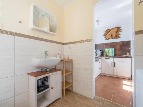 Bathroom, Snug Bungalow in Insel Poel Germany near Beach in Fahrdorf Bathroom, Snug Bungalow in Insel Poel Germany near Beach in Fahrdorf