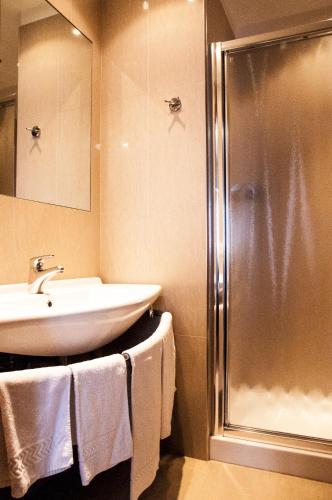 This photo about Hotel El Salvador shared on HyHotel.com