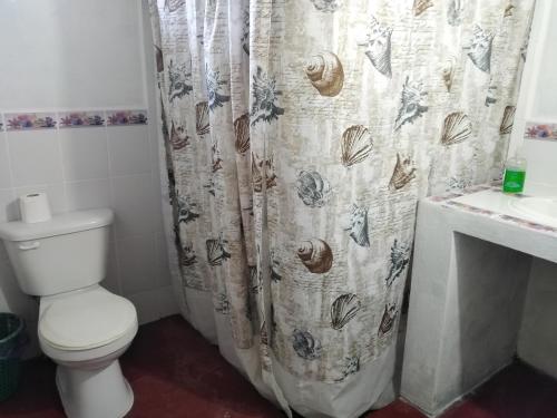 Bathroom, Bungalows Familiares in Monterrico Bathroom, Bungalows Familiares in Monterrico