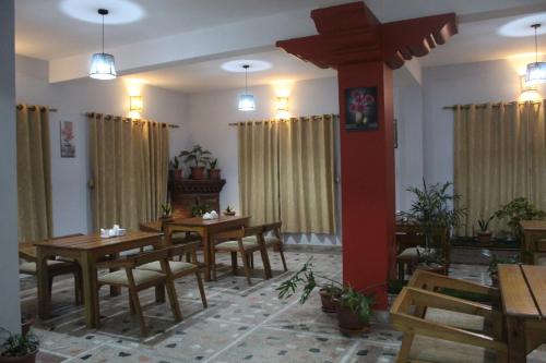 مطعم, Eco Inn Guest House in باودا جورباتي مطعم, Eco Inn Guest House in باودا جورباتي