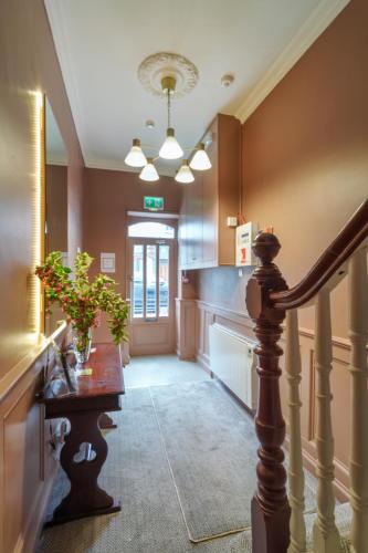 Topper's Rooms Guest Accommodation in Carrick on Shannon Topper's Rooms Guest Accommodation in Carrick on Shannon