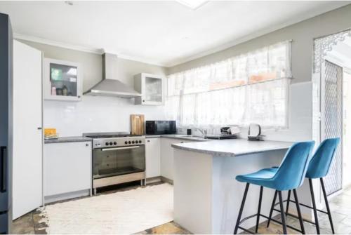 Kitchen, Spacious Frankston Retreat in Frankston Kitchen, Spacious Frankston Retreat in Frankston