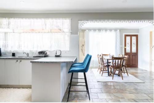 Kitchen, Spacious Frankston Retreat in Frankston Kitchen, Spacious Frankston Retreat in Frankston