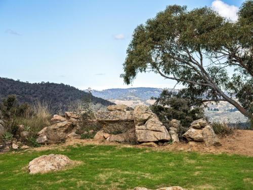 View, Luxury 5 Bedroom Home - Sentinel Chalet - Snowy Mountains - Jindabyne in Jindabyne View, Luxury 5 Bedroom Home - Sentinel Chalet - Snowy Mountains - Jindabyne in Jindabyne