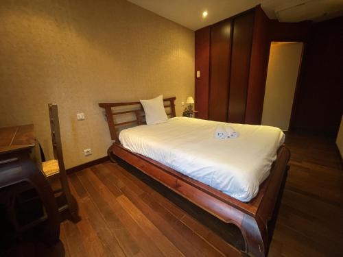 Guestroom, Le Celtique near Goussainville RER Train Station Guestroom, Le Celtique near Goussainville RER Train Station