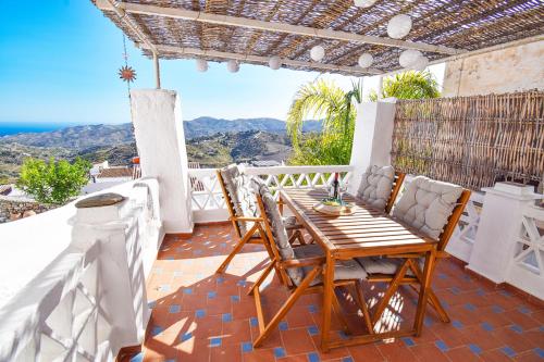 Casa Jazmin, Frigiliana Traditional townhouse with great views HansOnHoliday Rentals