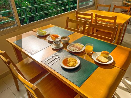 Cibo e bevande, Nacional Inn Guaruja in Guaruja Cibo e bevande, Nacional Inn Guaruja in Guaruja