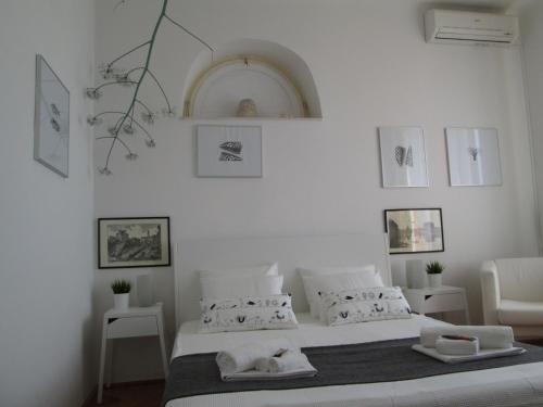 St. Lazarus Room Hotel