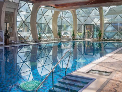 สระว่ายน้ำ, Spirit Hotel Thermal Spa in ซาร์วาร์ สระว่ายน้ำ, Spirit Hotel Thermal Spa in ซาร์วาร์