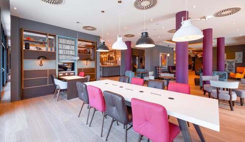 Паб/Коктейль-бар, Premier Inn Saarbrücken City Congresshalle in Саарбрюкен Паб/Коктейль-бар, Premier Inn Saarbrücken City Congresshalle in Саарбрюкен