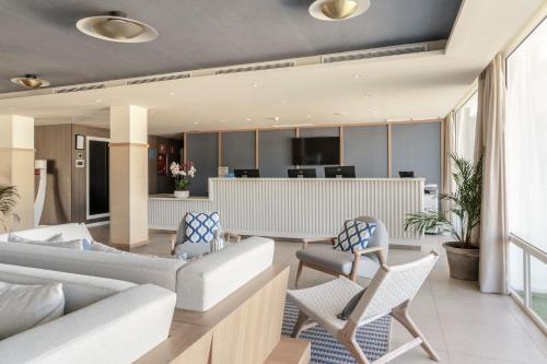 Lobby, AluaSoul Mallorca Resort - Adults only in Cala d 'Or Lobby, AluaSoul Mallorca Resort - Adults only in Cala d 'Or