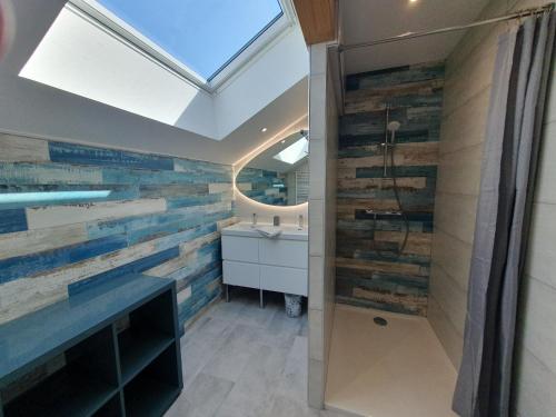 Bathroom, Gite de Saint Ladre Le Hibou, proche Roissy CDG NEUF in Longperrier Bathroom, Gite de Saint Ladre Le Hibou, proche Roissy CDG NEUF in Longperrier