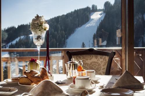 Food and beverages, Cristal Palace Hotel in Madonna di Campiglio Food and beverages, Cristal Palace Hotel in Madonna di Campiglio