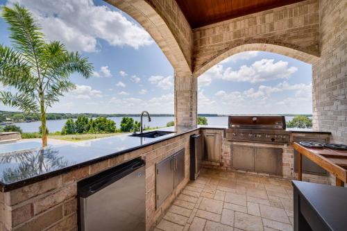 Groveland Home with Pool Luxurious Lakefront Oasis! in Howey in the Hills Groveland Home with Pool Luxurious Lakefront Oasis! in Howey in the Hills