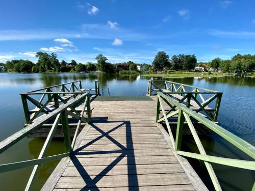 Lower floor of 50 sqm in nice villa with parking in Skärholmen / Kungens Kurva Lower floor of 50 sqm in nice villa with parking in Skärholmen / Kungens Kurva