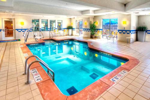Úszómedence, Fairfield Inn & Suites Edmond in Edmond Úszómedence, Fairfield Inn & Suites Edmond in Edmond