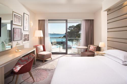 Guestroom, Sheraton Dubrovnik Riviera Hotel in Mlini Guestroom, Sheraton Dubrovnik Riviera Hotel in Mlini