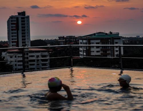 Bể bơi, The Sea View Hotel, Mangalore in Mangalore Bể bơi, The Sea View Hotel, Mangalore in Mangalore