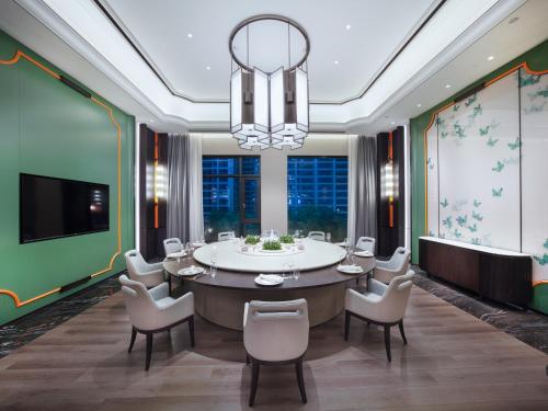 레스토랑, 이우 킹덤 호텔 (Yiwu kingdom hotel) in 이우 레스토랑, 이우 킹덤 호텔 (Yiwu kingdom hotel) in 이우