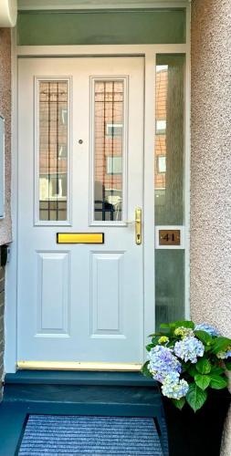 3 bedroom - 2 bathroom Townhouse in Corstorphine Near Murrayfield Stadium - Direct Bus To Edinburgh in Corstorphine 3 bedroom - 2 bathroom Townhouse in Corstorphine Near Murrayfield Stadium - Direct Bus To Edinburgh in Corstorphine