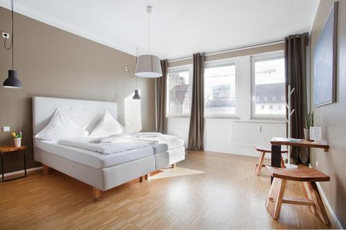 Five Reasons Hostel & Hotel near Szent Lőrinc Templom Five Reasons Hostel & Hotel near Szent Lőrinc Templom