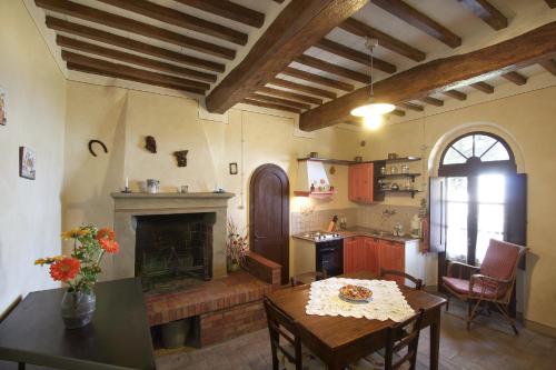Antica Pietra holiday house with pool in Palagio Antica Pietra holiday house with pool in Palagio
