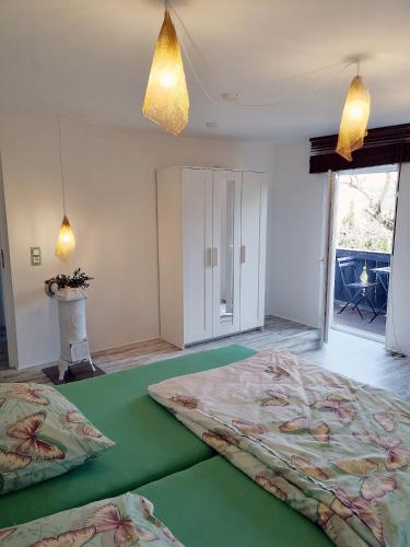 Balcony/terrace, Munsing Nahe Starnberger See, schone Ferienwohnung, Gastewohnung 125qm EG und OG KONTAKTFREI in Munsing Balcony/terrace, Munsing Nahe Starnberger See, schone Ferienwohnung, Gastewohnung 125qm EG und OG KONTAKTFREI in Munsing