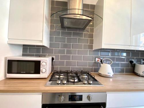 3 bedroom - 2 bathroom Townhouse in Corstorphine Near Murrayfield Stadium - Direct Bus To Edinburgh in Corstorphine 3 bedroom - 2 bathroom Townhouse in Corstorphine Near Murrayfield Stadium - Direct Bus To Edinburgh in Corstorphine