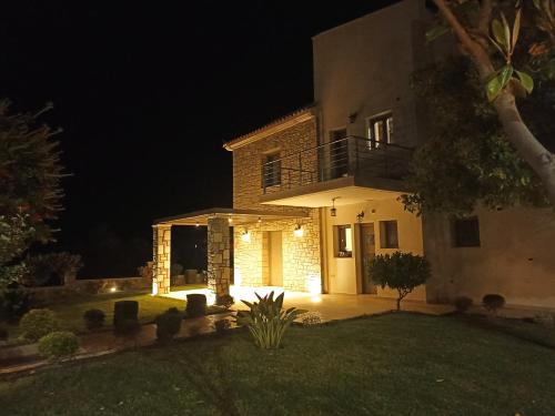 Seaside retreat house in 네아 트리조니아 Seaside retreat house in 네아 트리조니아