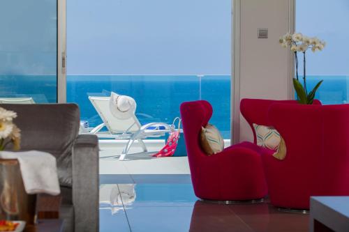 King Evelthon Beach Hotel & Resort in Paphos King Evelthon Beach Hotel & Resort in Paphos