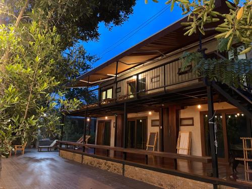 Banmai87 Guest House บ้านไม้87 เกสต์เฮ้าส์ in Han Tra Banmai87 Guest House บ้านไม้87 เกสต์เฮ้าส์ in Han Tra