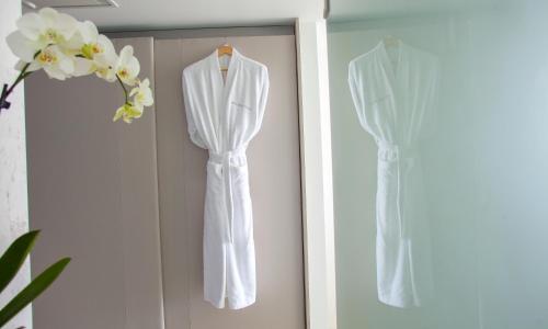 King Evelthon Beach Hotel & Resort in Пафос King Evelthon Beach Hotel & Resort in Пафос