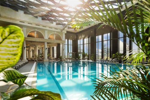 Басейн, Kings' Valley Medical & Spa Hotel in Казанлак Басейн, Kings' Valley Medical & Spa Hotel in Казанлак