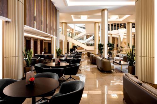 Фойє, Kings' Valley Medical & Spa Hotel in Казанлак Фойє, Kings' Valley Medical & Spa Hotel in Казанлак