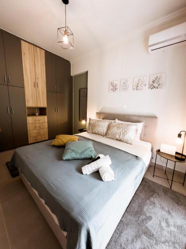 Metro Chic Haven: Modernized Urban Studio near the Tram