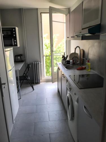 Kitchen, Jardins de La Noue in Villeneuve-la-Garenne Kitchen, Jardins de La Noue in Villeneuve-la-Garenne