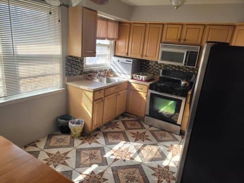 Кухня, Private Apt Near Ferry and Park in Статен-Айленд Кухня, Private Apt Near Ferry and Park in Статен-Айленд
