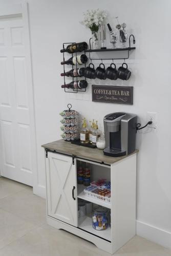 Comfy Retreat Near Guitar Hotel in 에메랄드 힐스 Comfy Retreat Near Guitar Hotel in 에메랄드 힐스