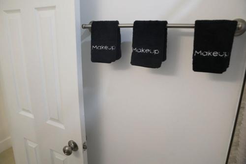 Comfy Retreat Near Guitar Hotel in 에메랄드 힐스 Comfy Retreat Near Guitar Hotel in 에메랄드 힐스