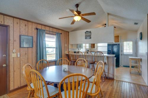 Hot Tub and Dock Access Lake Hatchineha Getaway! in Poinciana Hot Tub and Dock Access Lake Hatchineha Getaway! in Poinciana