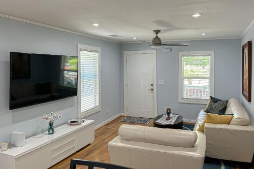 Guestroom, Parkside Charmer in Inman Park Guestroom, Parkside Charmer in Inman Park