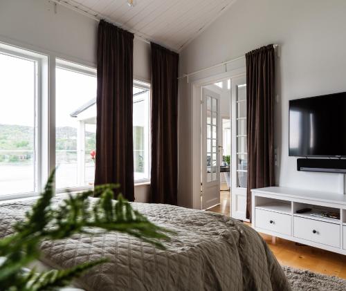 Exclusive house with private boathouse in Nosund Exclusive house with private boathouse in Nosund