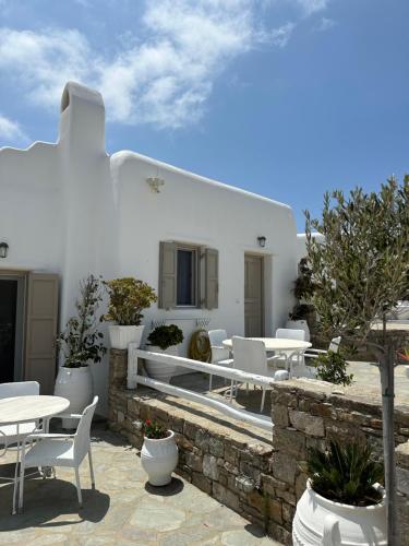 Eleni's Village Suites in Mykonos Eleni's Village Suites in Mykonos